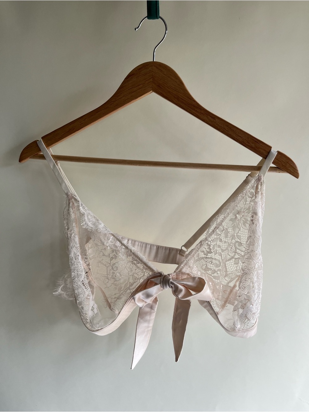 Mentionables Lace Bralette Champagne Sz 1X Front Opening Satin Elastic Tie EUC